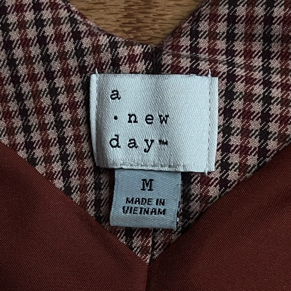 a new day Burgundy and Cream Houndstooth Vest - Picture 2 of 3